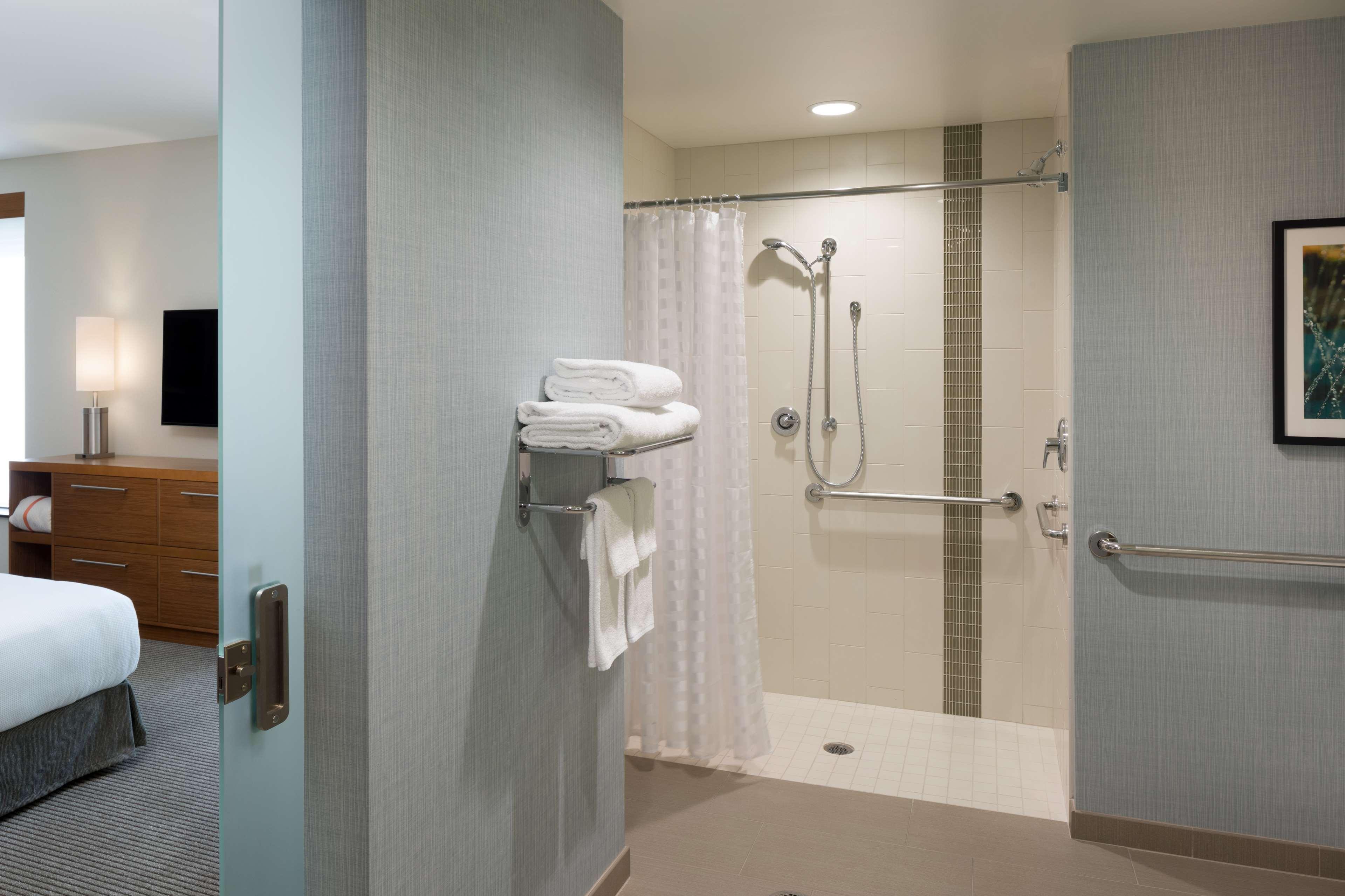 Hyatt Place Hotel 3*