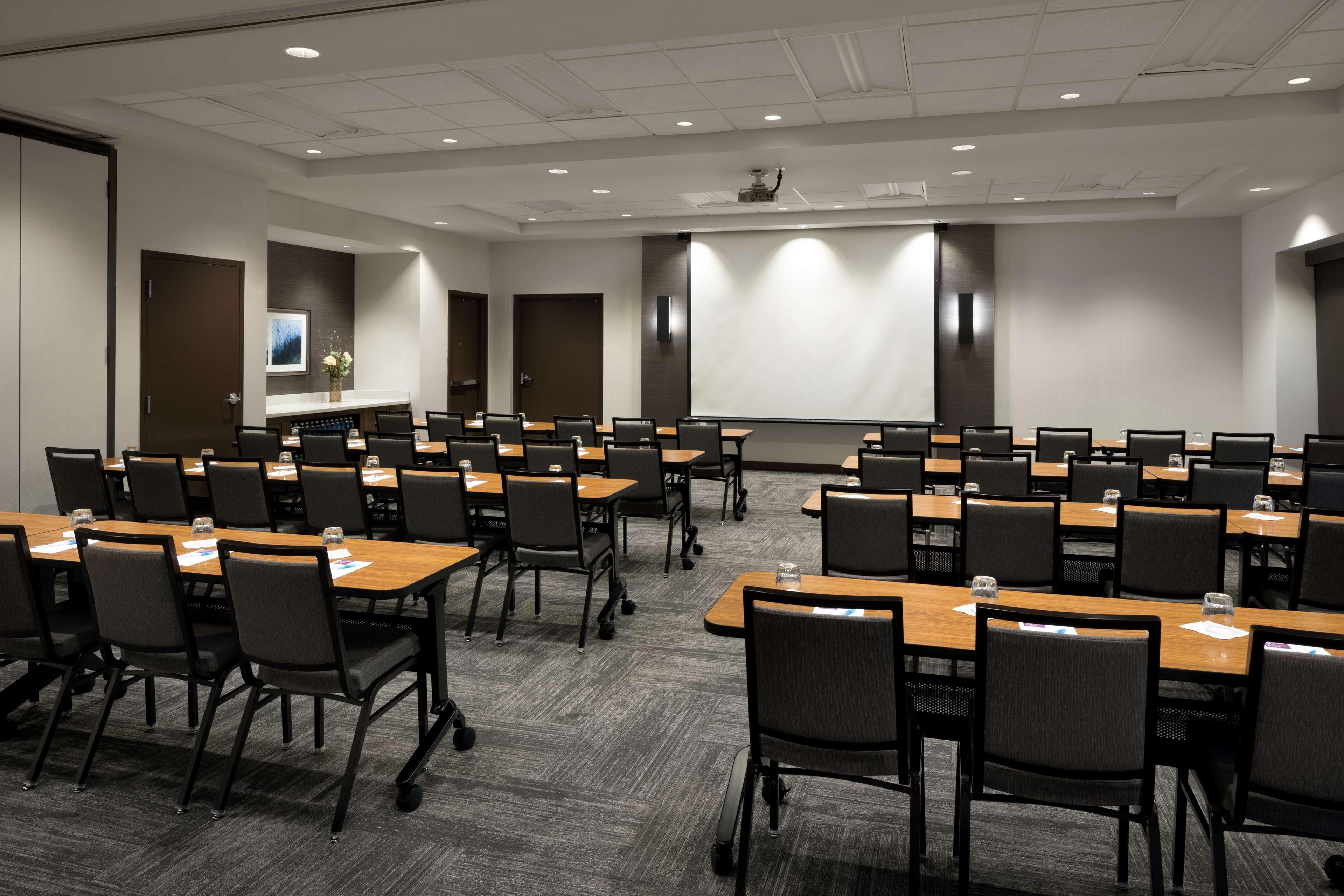 Hyatt Place Hotel 3*