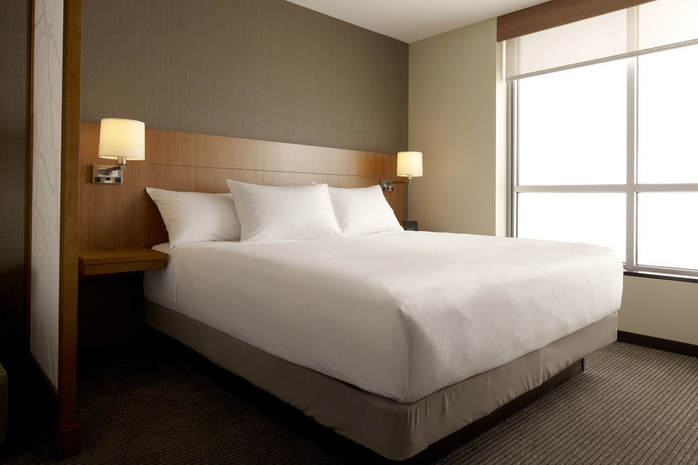 Hyatt Place Hotel 3*